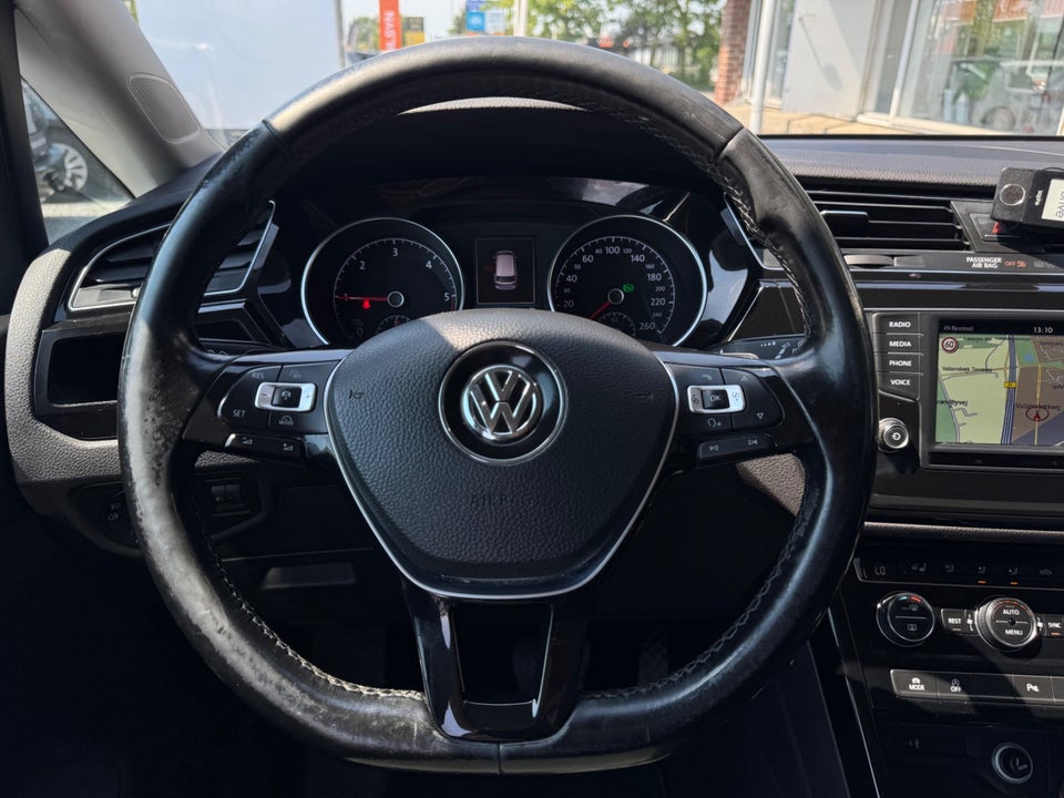 VW Touran 2,0 TDi 150 Highline DSG 7prs 5d