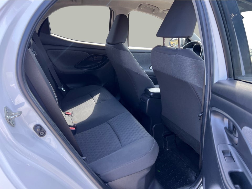 Toyota Yaris 1,5 Hybrid H1 e-CVT 5d