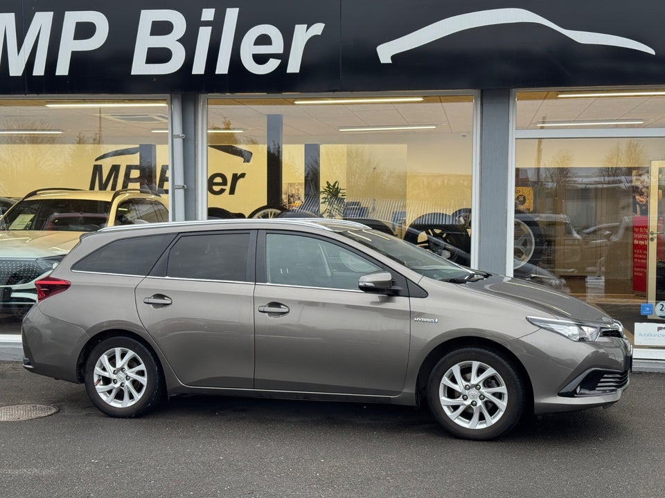 Toyota Auris 1,8 Hybrid H2 Comfort Touring Sports CVT 5d