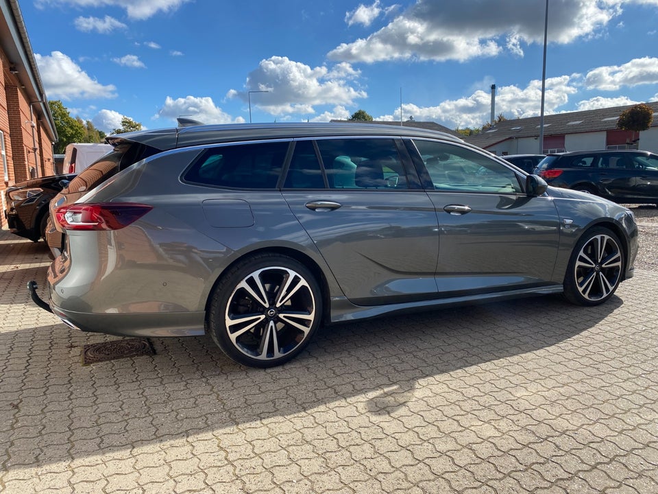 Opel Insignia 2,0 T 260 OPC Line Sports Tourer aut. 4x4 5d