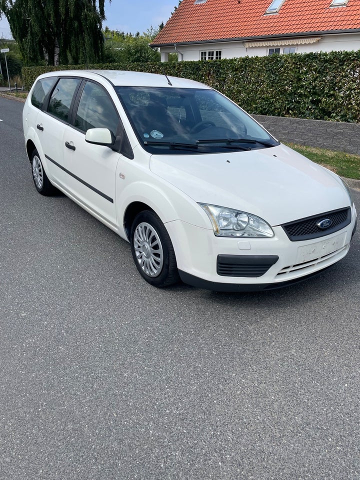 Ford Focus 1,6 Trend 100 5d