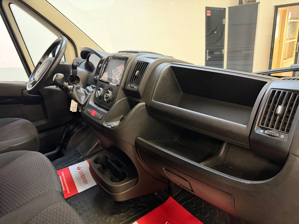 Peugeot Boxer 333 2,2 BlueHDi 140 L2H1 Premium