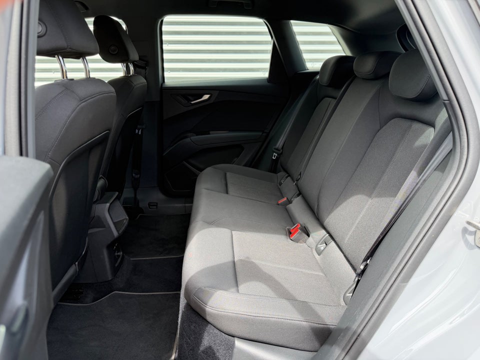 Audi Q4 e-tron 40  5d