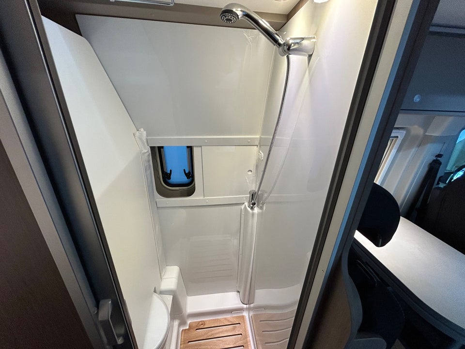 Carado CV640 PRO+ 2,3 JTD 140 aut. 3d