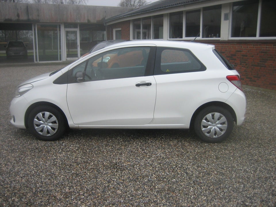 Toyota Yaris 1,0 VVT-i T1 3d