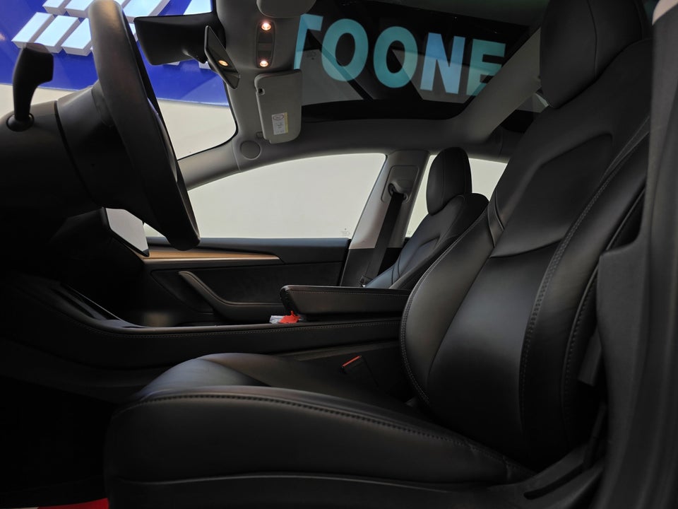Tesla Model 3 RWD 4d