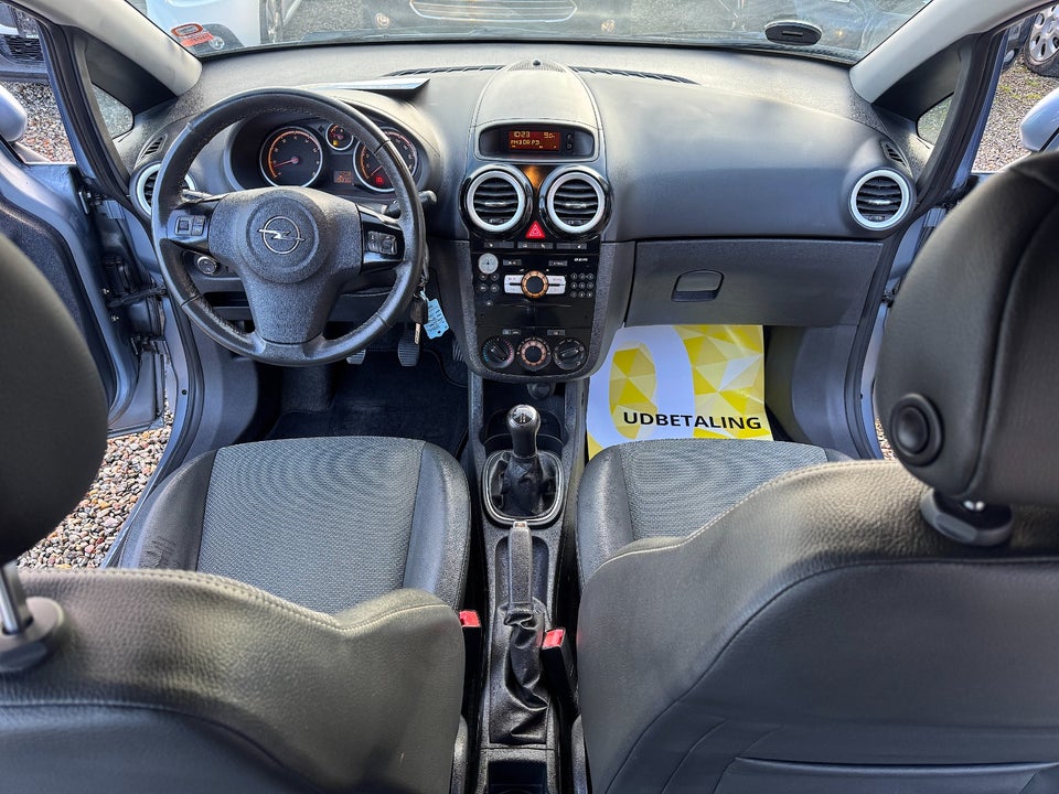 Opel Corsa 1,4 16V Cosmo 5d