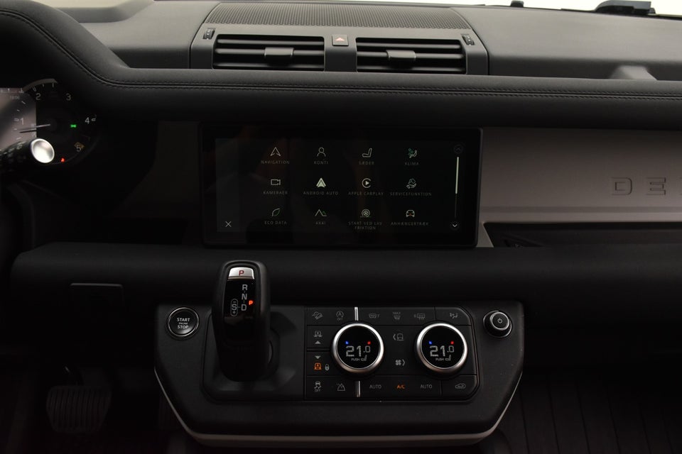 Land Rover Defender 110 3,0 D250 Hard Top SE aut. Van 5d