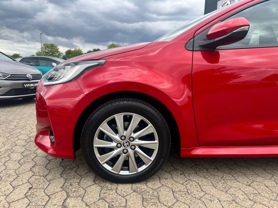 Toyota Yaris 1,5 Hybrid Active Tech e-CVT 5d