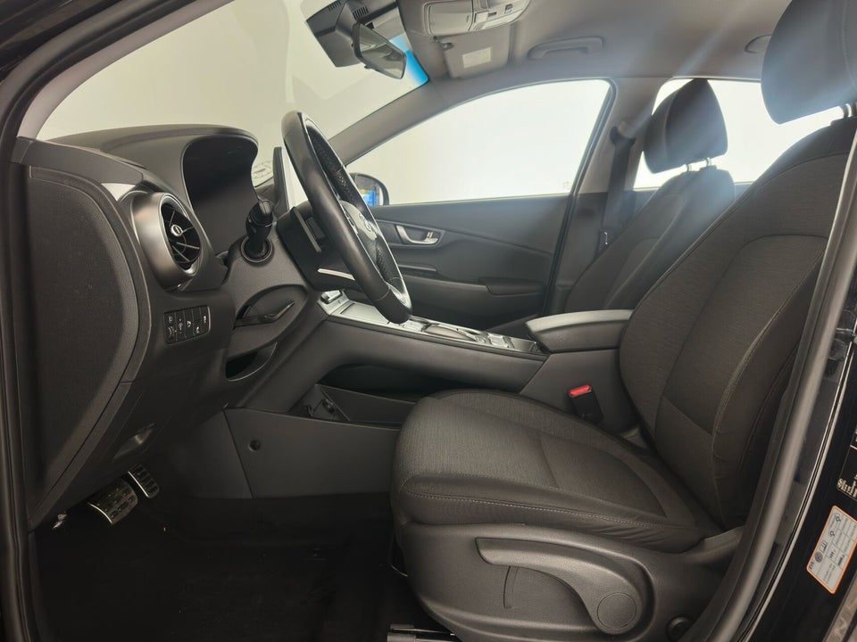 Hyundai Kona 64 EV Essential 5d