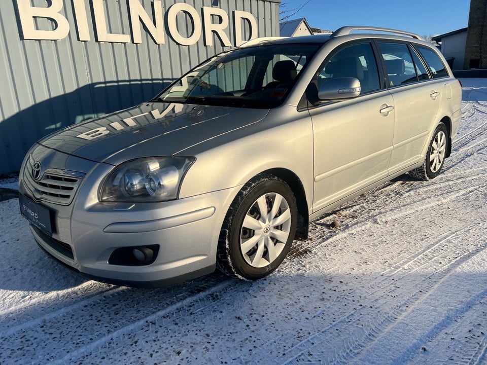 Toyota Avensis 2,0 Sol stc. 5d