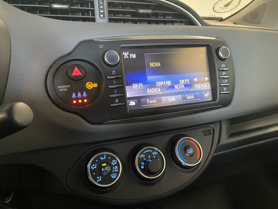 Toyota Yaris 1,0 VVT-i T2 5d