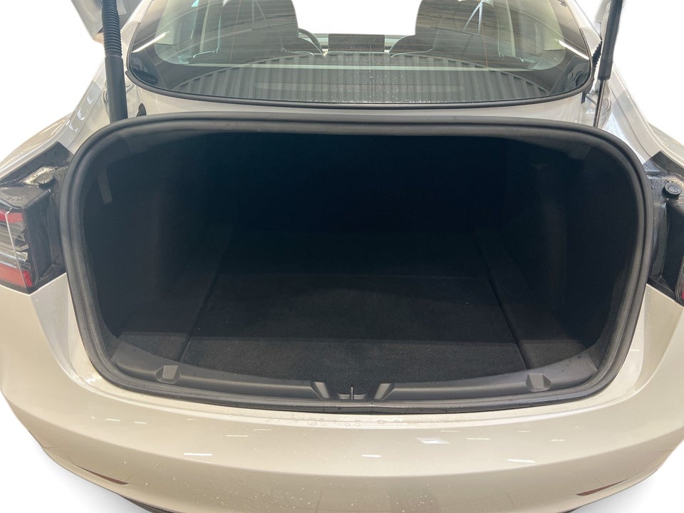 Tesla Model 3 RWD 4d