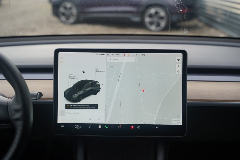 Tesla Model Y Long Range AWD 5d