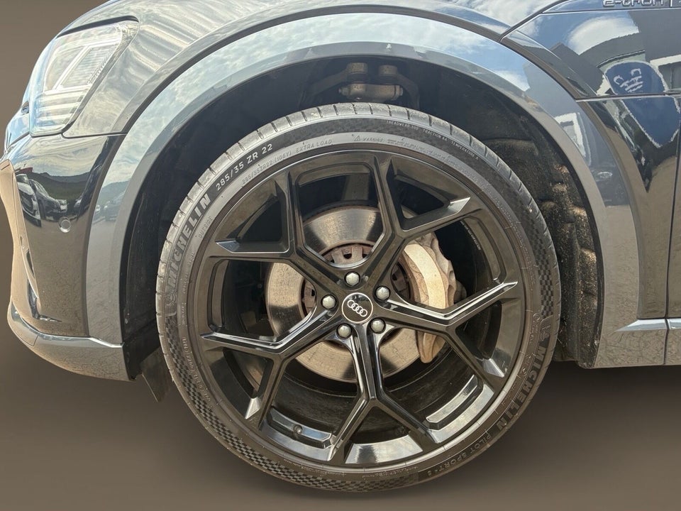 Audi Q8 e-tron 50 Prestige quattro 5d