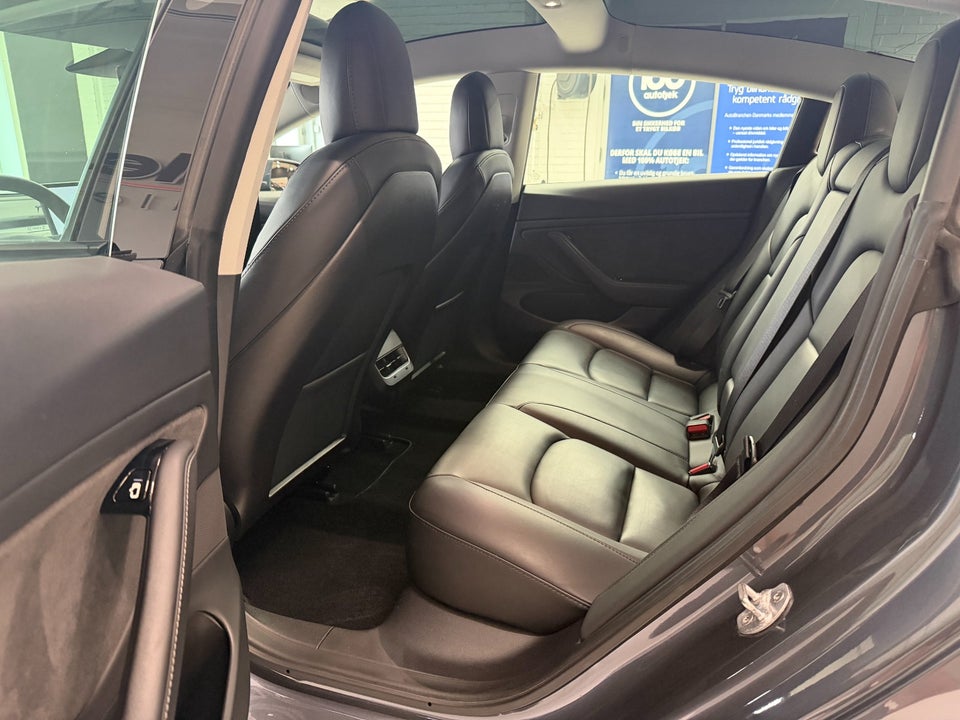 Tesla Model 3 Long Range AWD 4d