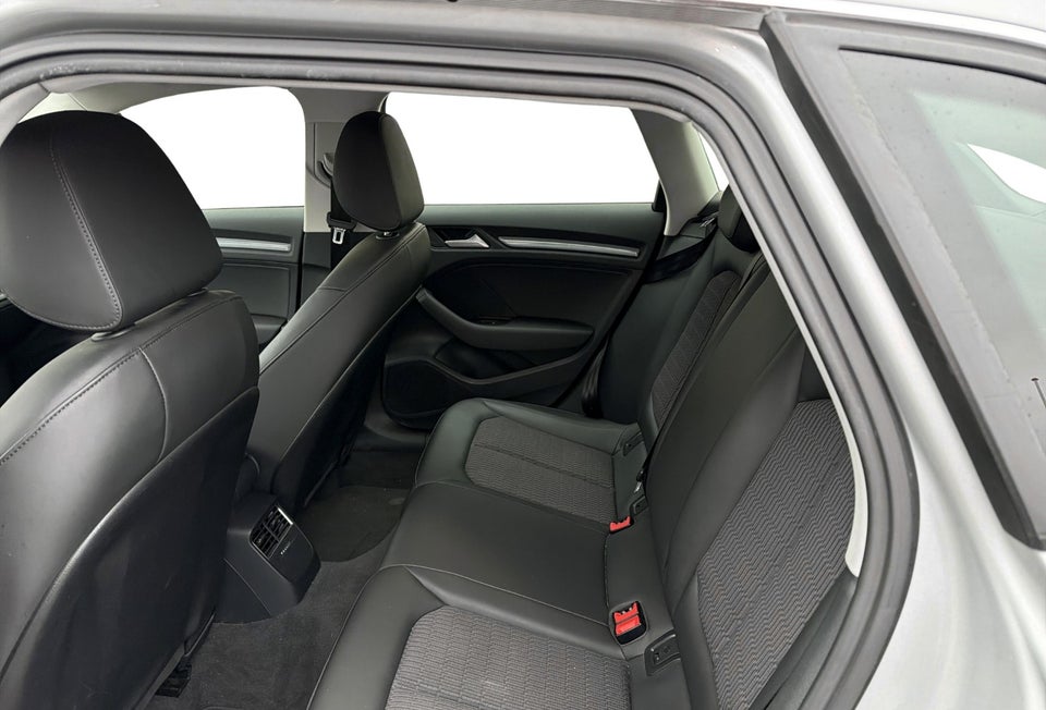 Audi A3 1,4 TFSi 122 Ambition Sportback S-tr. 5d