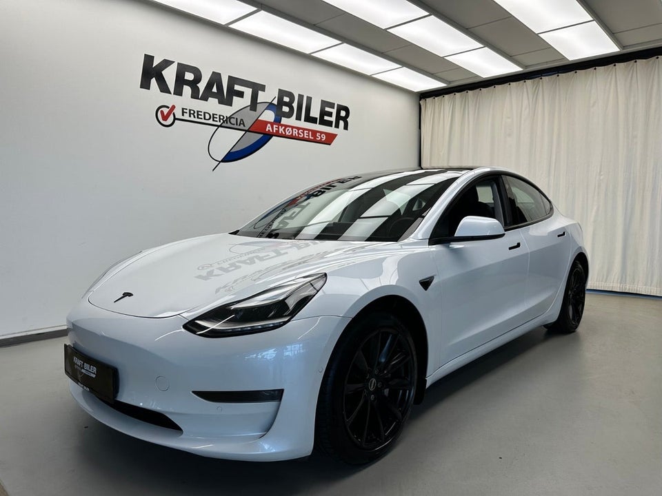 Tesla Model 3 Long Range AWD 4d