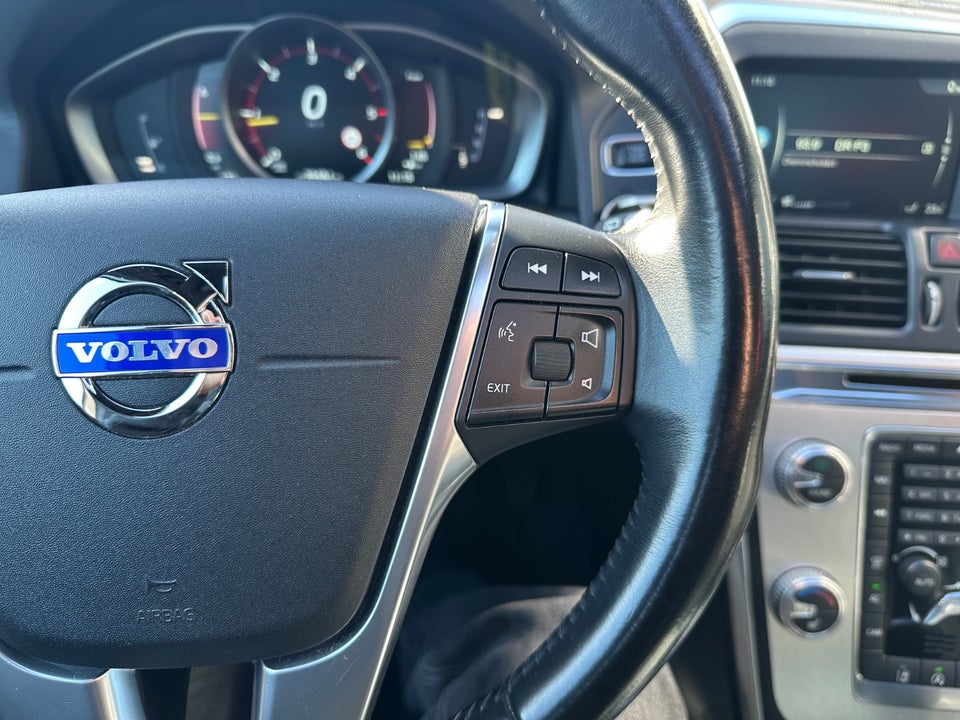 Volvo XC60 2,0 D4 181 Ocean Race aut. 5d