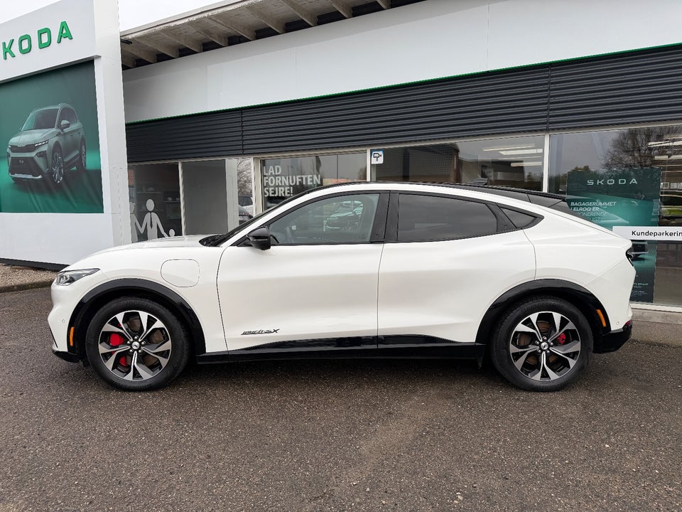 Ford Mustang Mach-E 98 Premium Extended Range AWD 5d