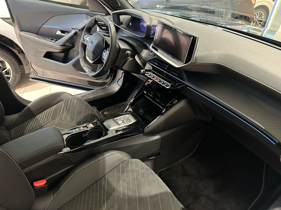 Peugeot e-2008 54 GT 5d