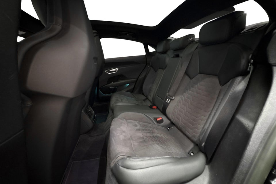 Audi e-tron GT quattro 4d