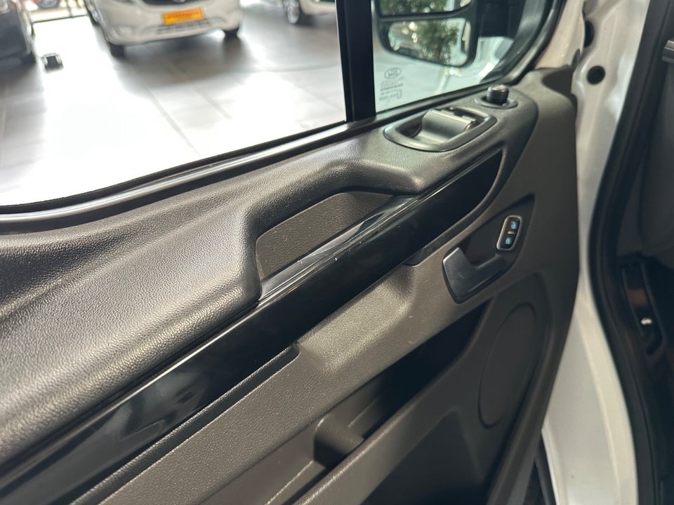 Ford Transit Custom 300 L2 2,0 TDCi 170 Active aut.