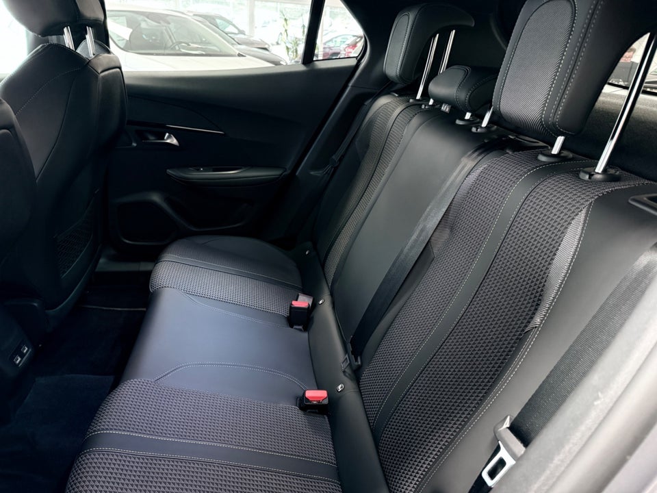 Peugeot e-2008 50 GT 5d