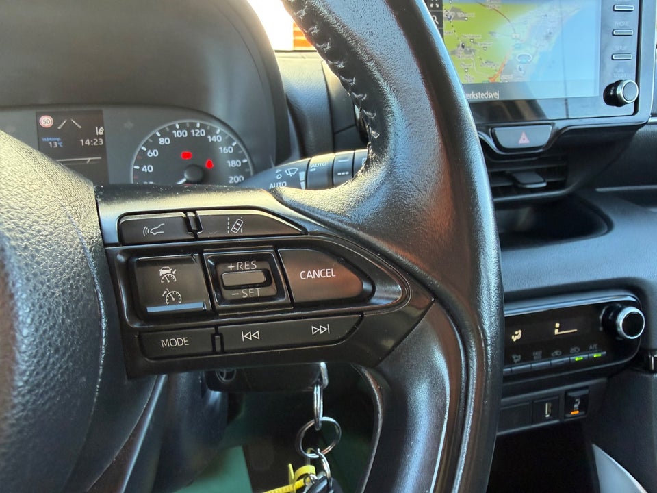 Toyota Yaris 1,5 Hybrid H3 e-CVT 5d