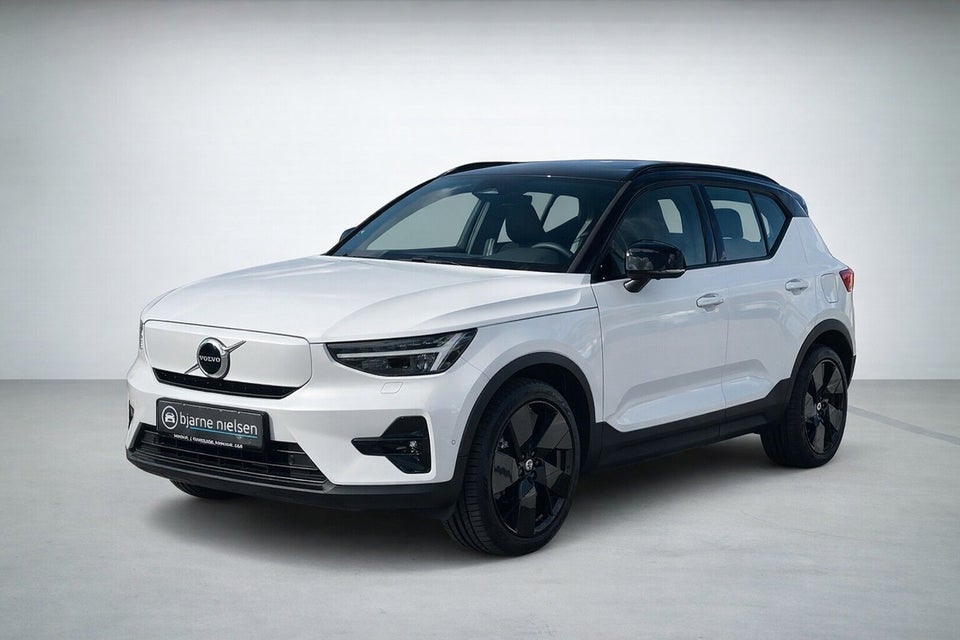 Volvo EX40 Extended Range Black Edition 5d