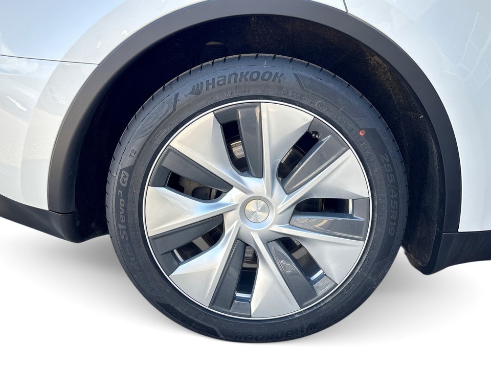 Tesla Model Y RWD 5d