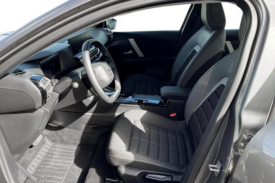 Citroën ë-C4 X 50 Plus 4d