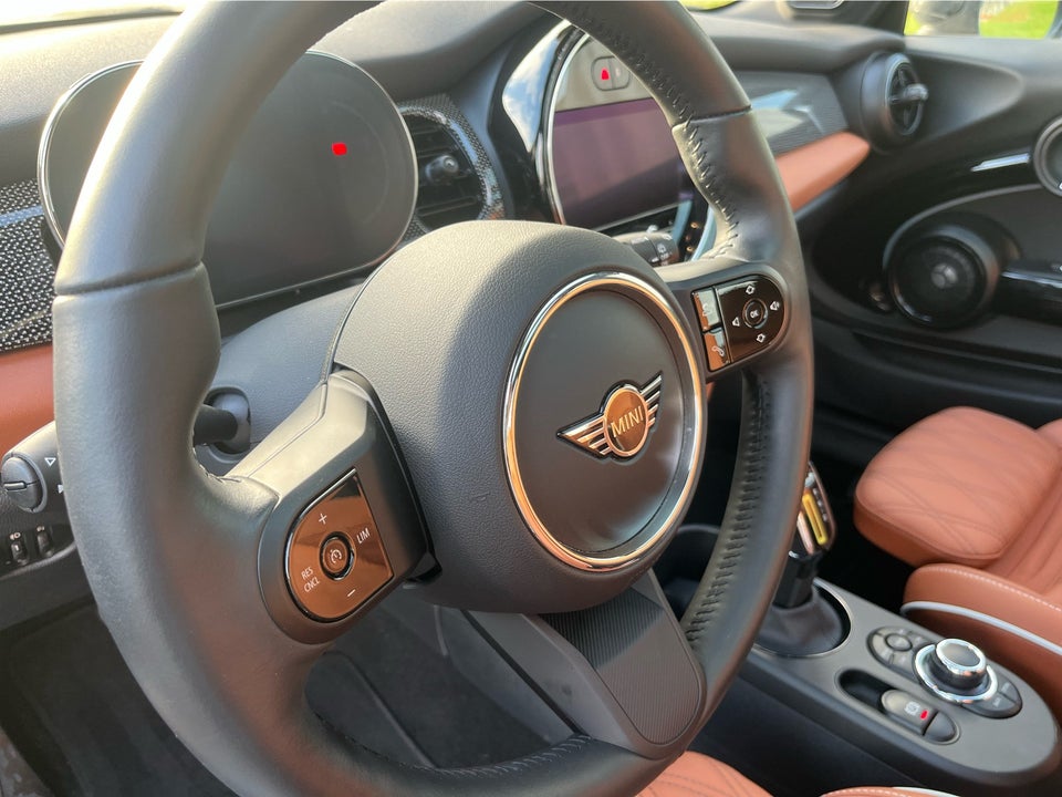 MINI Cooper SE Essential 3d