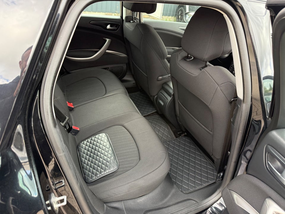 Citroën C5 2,0 HDi 140 Comfort Tourer 5d