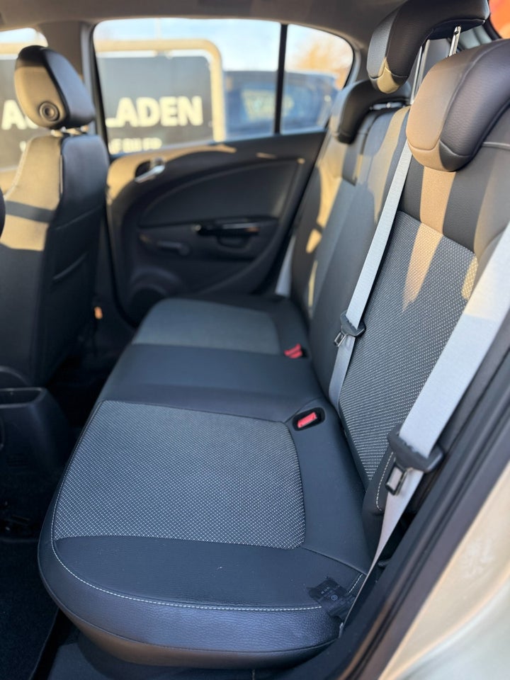 Opel Corsa 1,4 16V Cosmo 5d