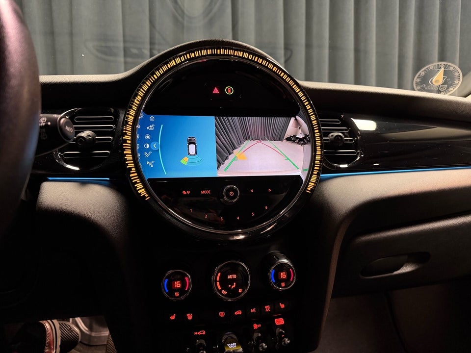 MINI Cooper SE Essential 3d