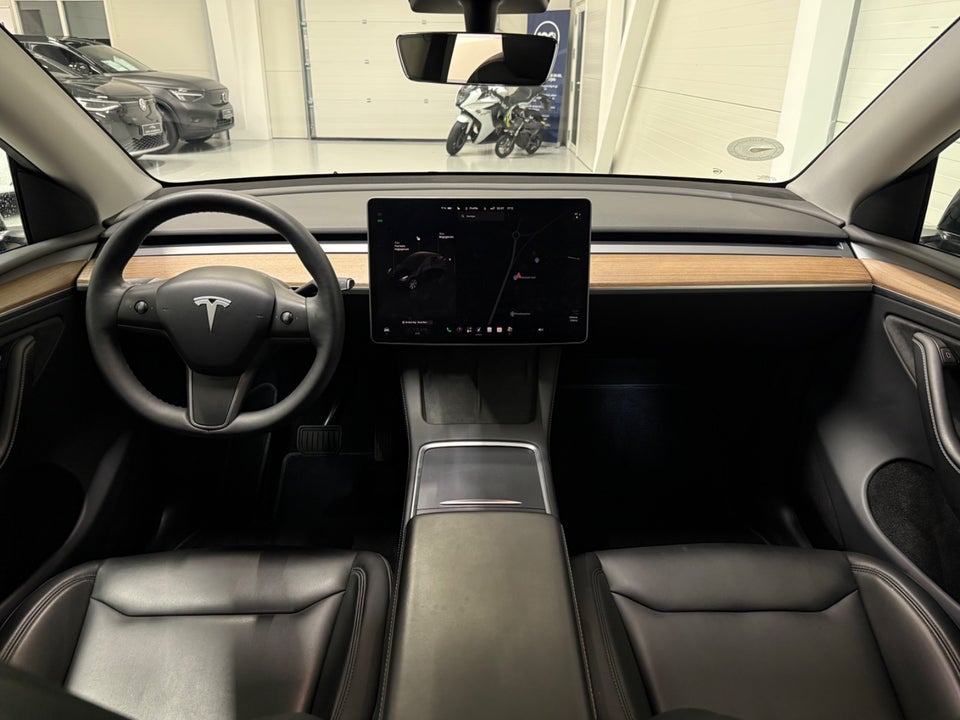 Tesla Model Y Long Range AWD 5d