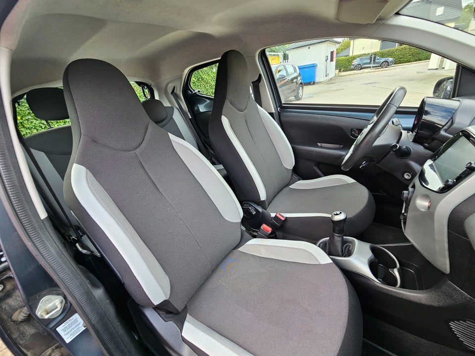 Toyota Aygo 1,0 VVT-i x-touch 5d