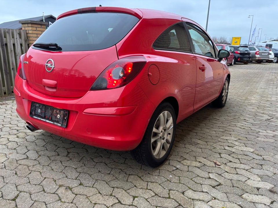 Opel Corsa 1,4 16V Cosmo 3d