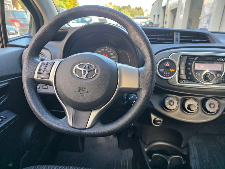Toyota Yaris 1,0 VVT-i T2 5d