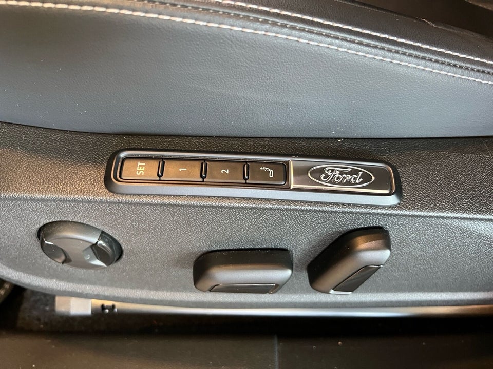 Ford Explorer 79 Premium Extended Range AWD 5d