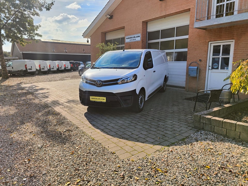 Toyota ProAce 2,0 D 120 Long Comfort 4d