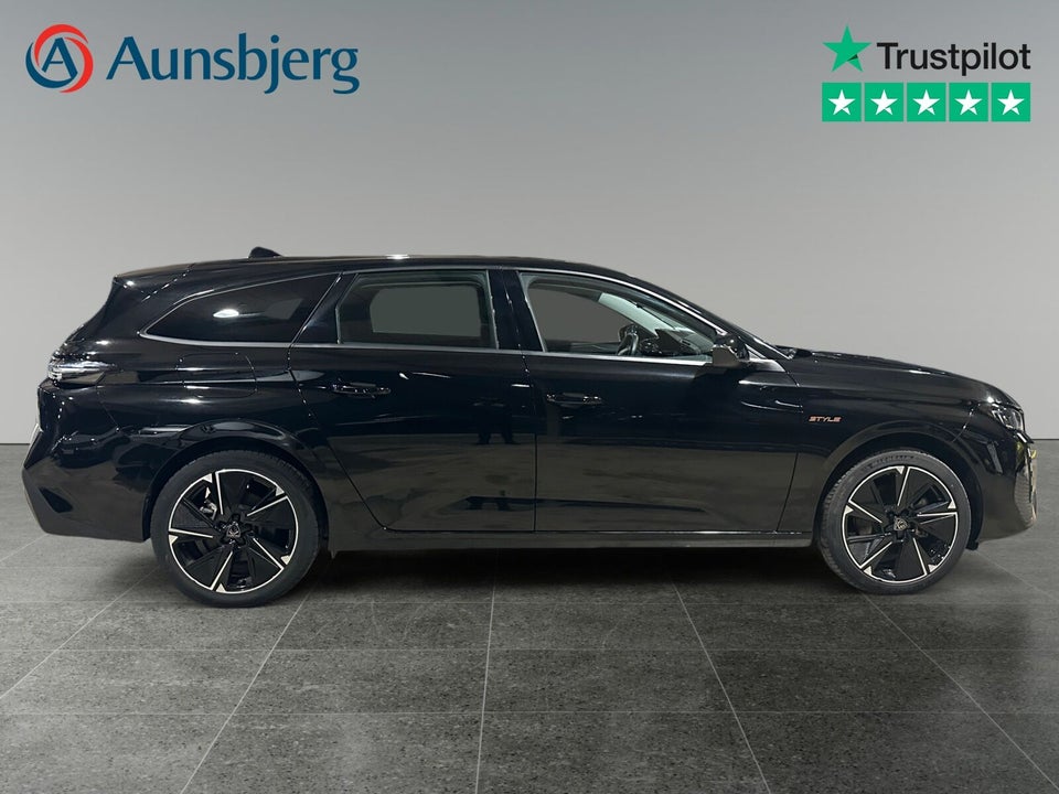 Peugeot e-308 54 Style SW 5d