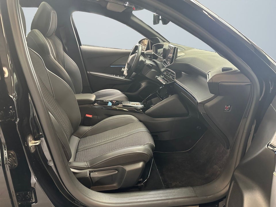 Peugeot e-208 54 GT 5d