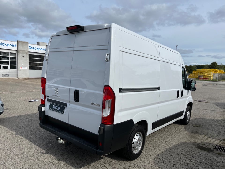 Peugeot Boxer 333 2,2 BlueHDi 140 L2H2 Premium