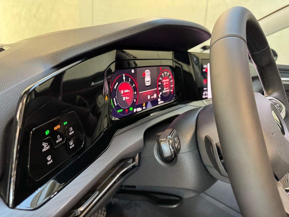 VW Golf VIII 1,4 eHybrid DSG 5d