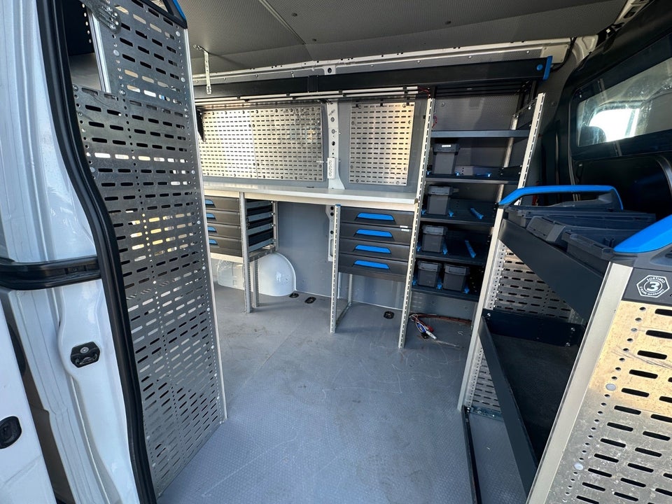 Renault Master IV T33 2,3 dCi 150 L2H2 Kassevogn