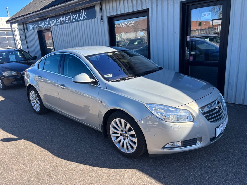 Opel Insignia 1,8 Edition 4d