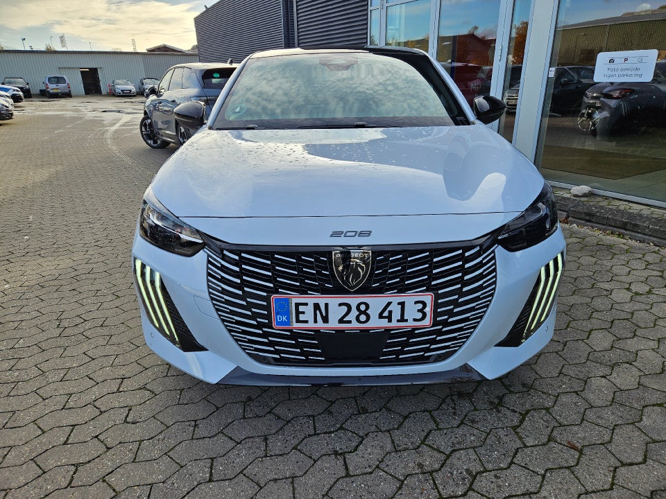 Peugeot e-208 54 GT Pack 5d