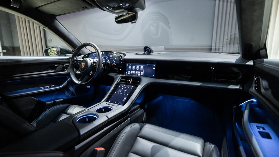 Porsche Taycan Turbo Performance+ 4d